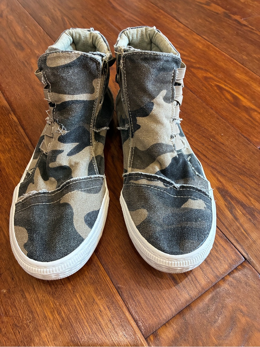 Women’s High-Top Camo Canvas Sneakers - Olive Camo
